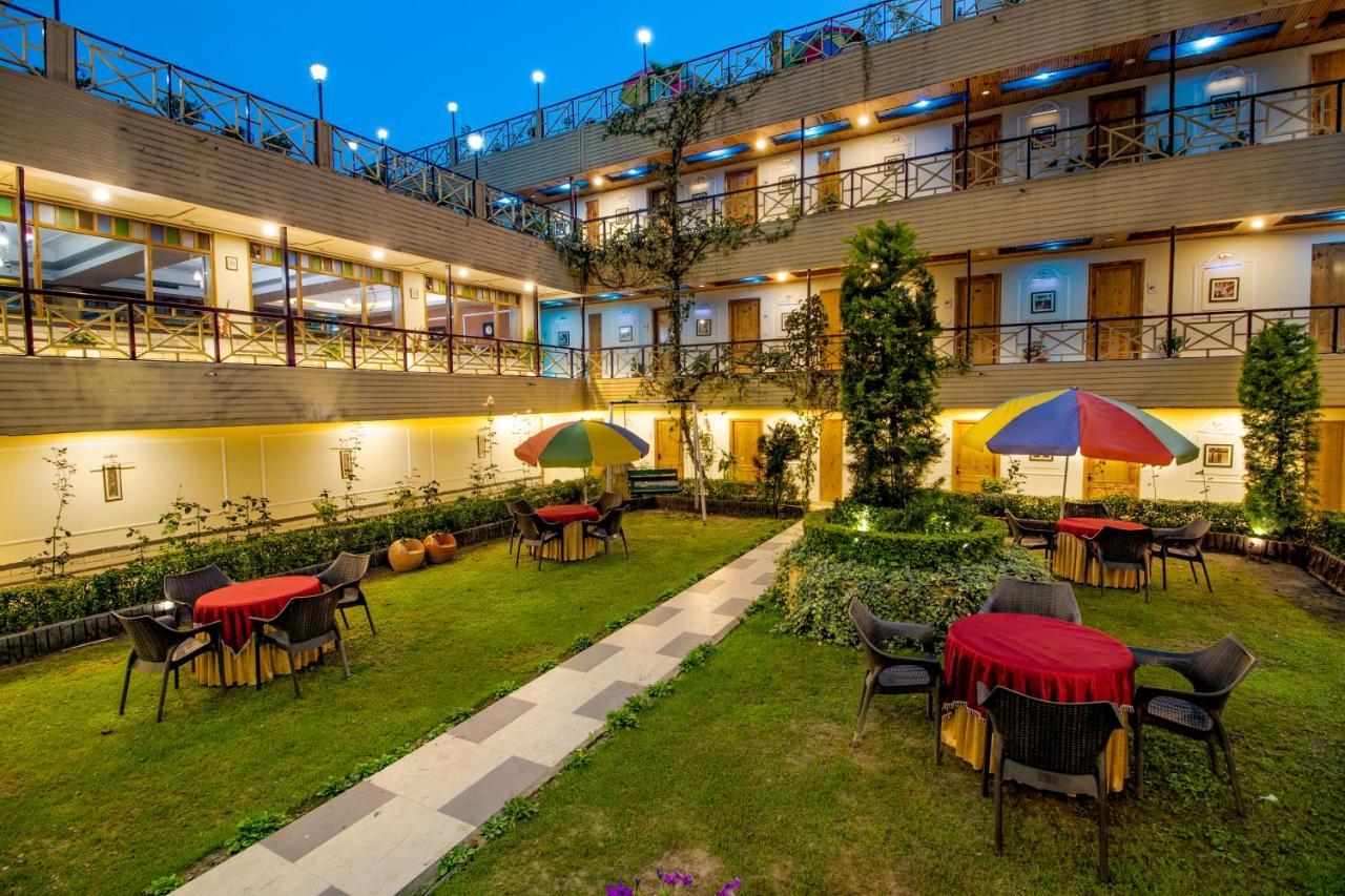 Snow Valley Resorts & Spa Manali Exterior photo